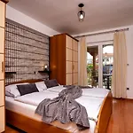 Апартаменты In With Balcony, Air Condition, Wifi Лопар