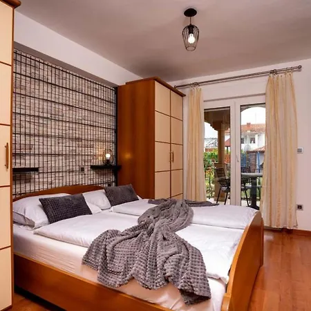Apartman In With Balcony, Air Condition, Wifi Lopar
