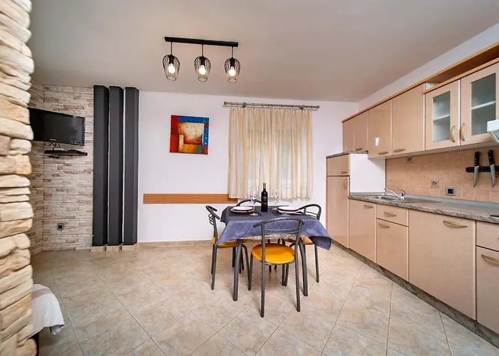 In With Balcony, Air Condition, Wifi *