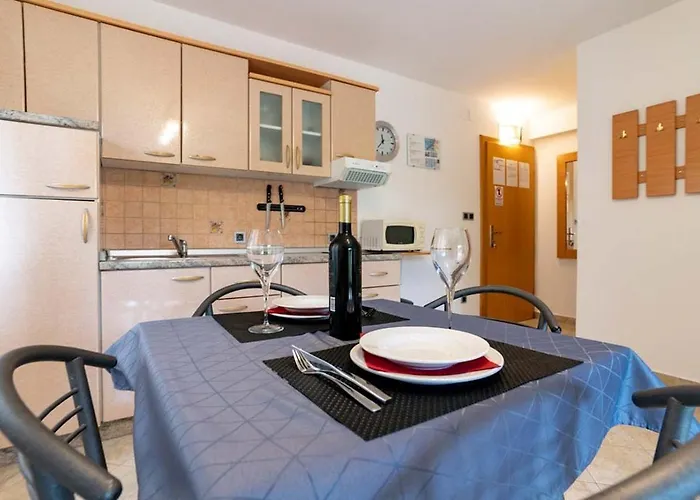 In With Balcony, Air Condition, Wifi *