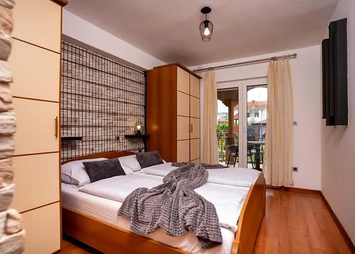 Apartment In With Balcony, Air Condition, Wifi Lopar
